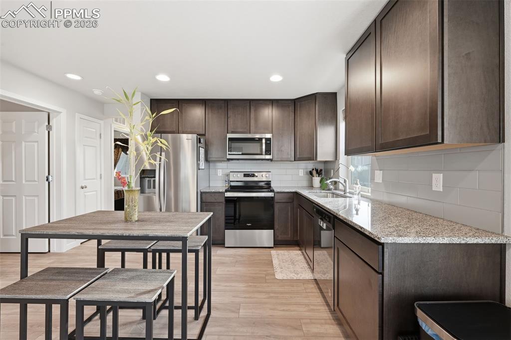 Image 8 of 21: Kitchen