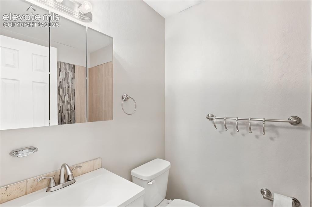 Image 21 of 30: Beautifully upgraded full bathroom
