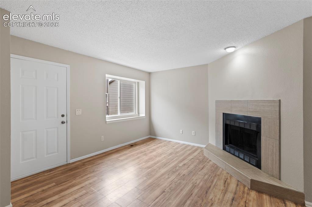 Image 8 of 30: Living Room