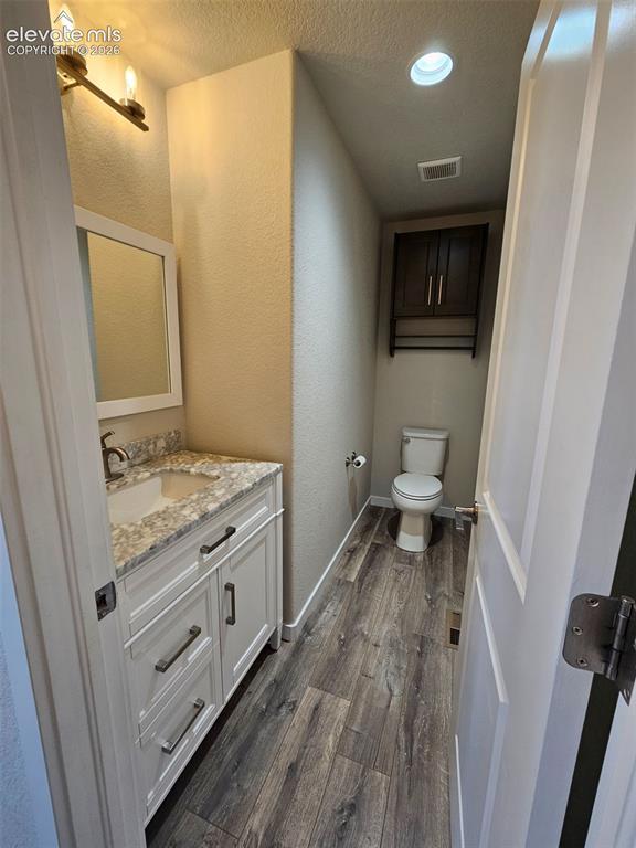 Image 11 of 36: Bathroom