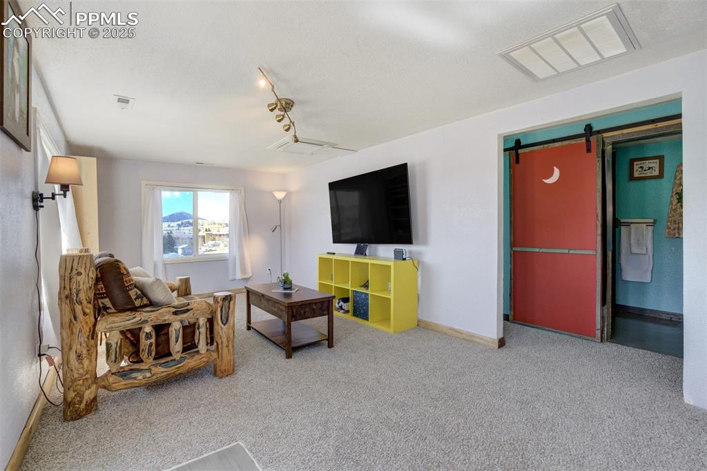 Image 7 of 41: Living Room