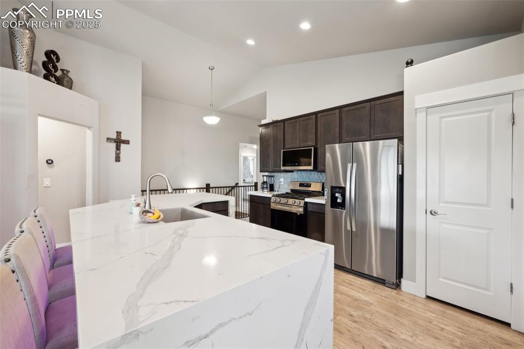 Image 17 of 43: Kitchen