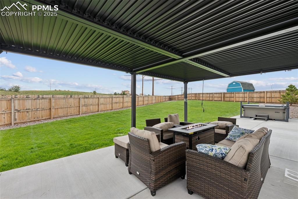 Image 36 of 43: Patio