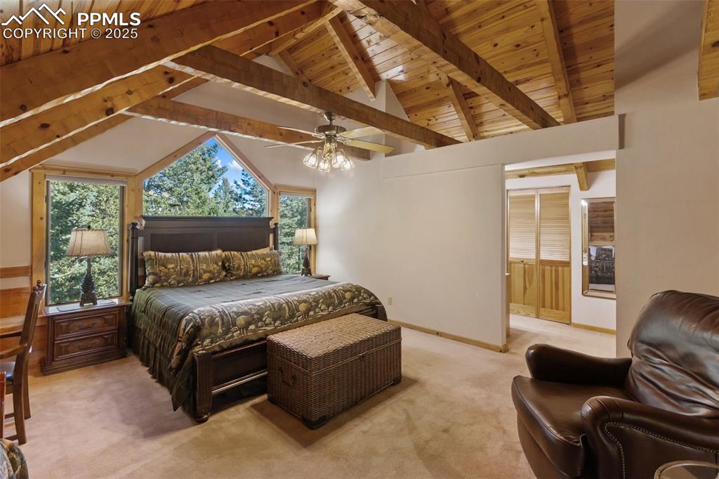 Image 19 of 46: Bedroom