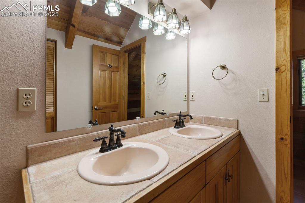 Image 21 of 46: Master Bathroom