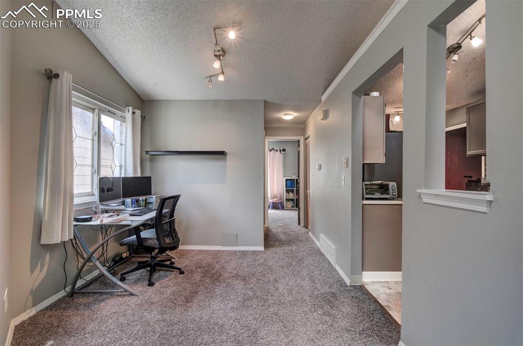 Image 6 of 18: Office