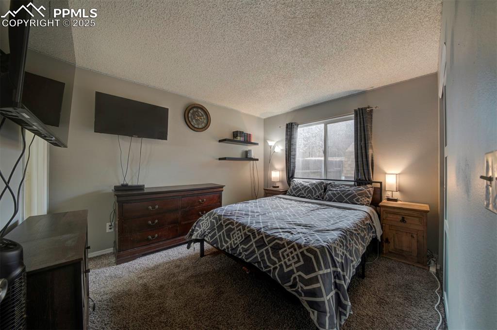 Image 9 of 18: Bedroom