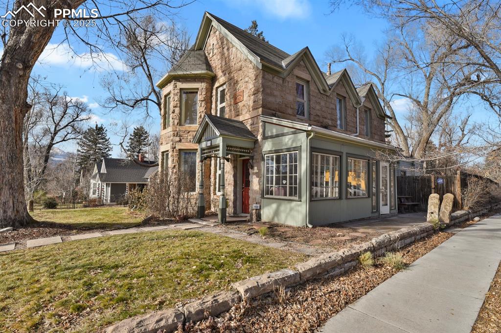 Image 4 of 34: Front of Structure