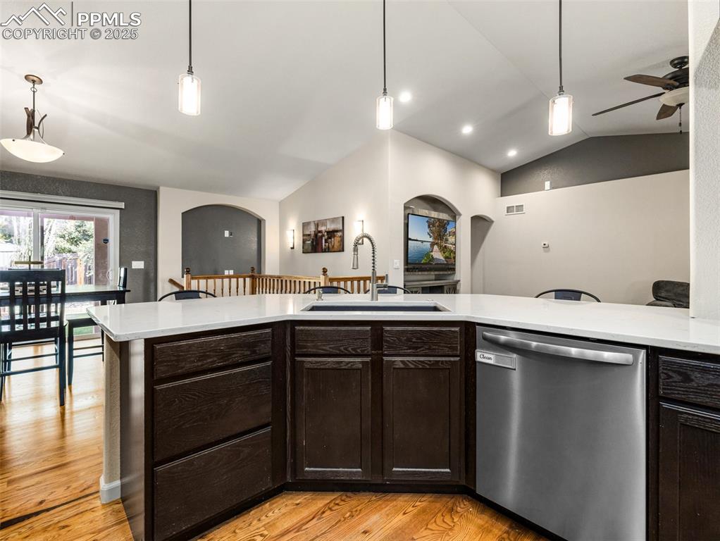 Image 12 of 44: Kitchen