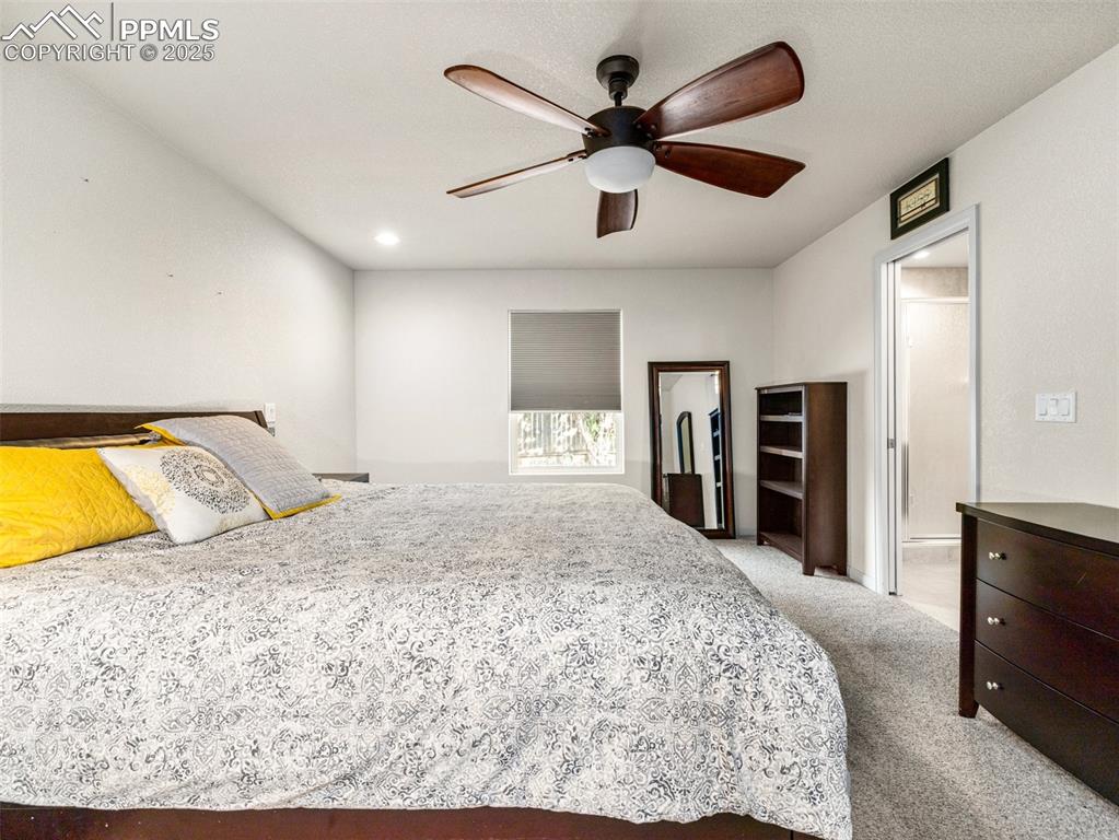 Image 15 of 44: Bedroom