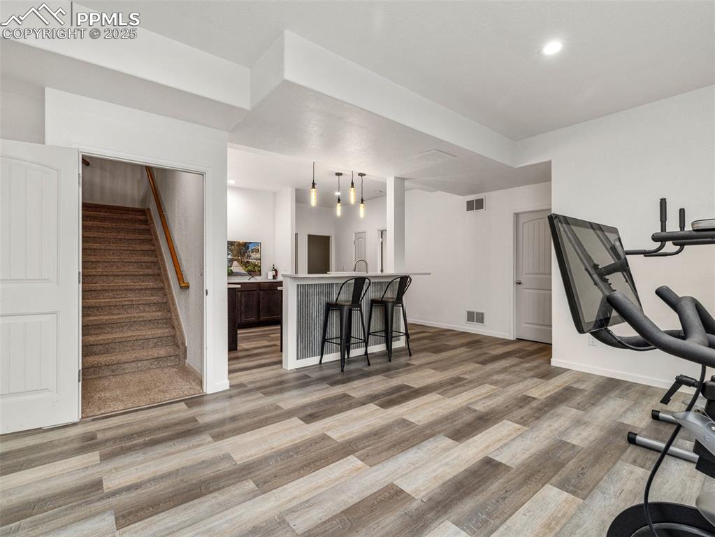 Image 24 of 44: Office