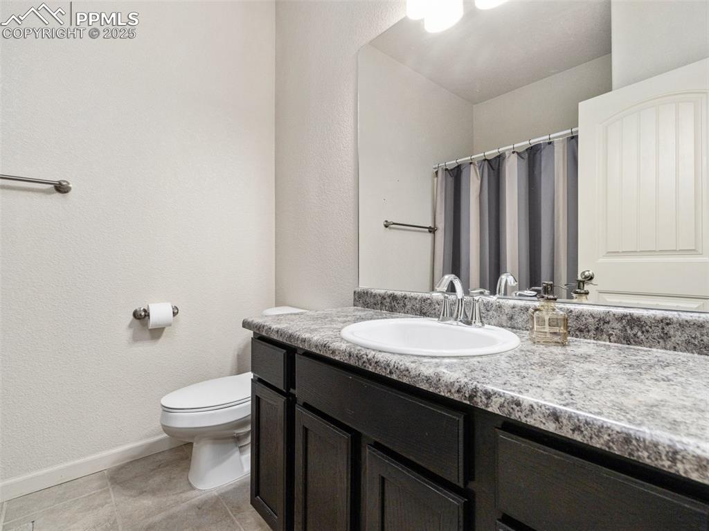 Image 30 of 44: Bathroom