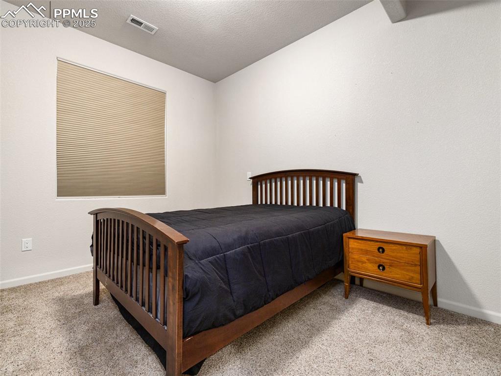 Image 31 of 44: Bedroom