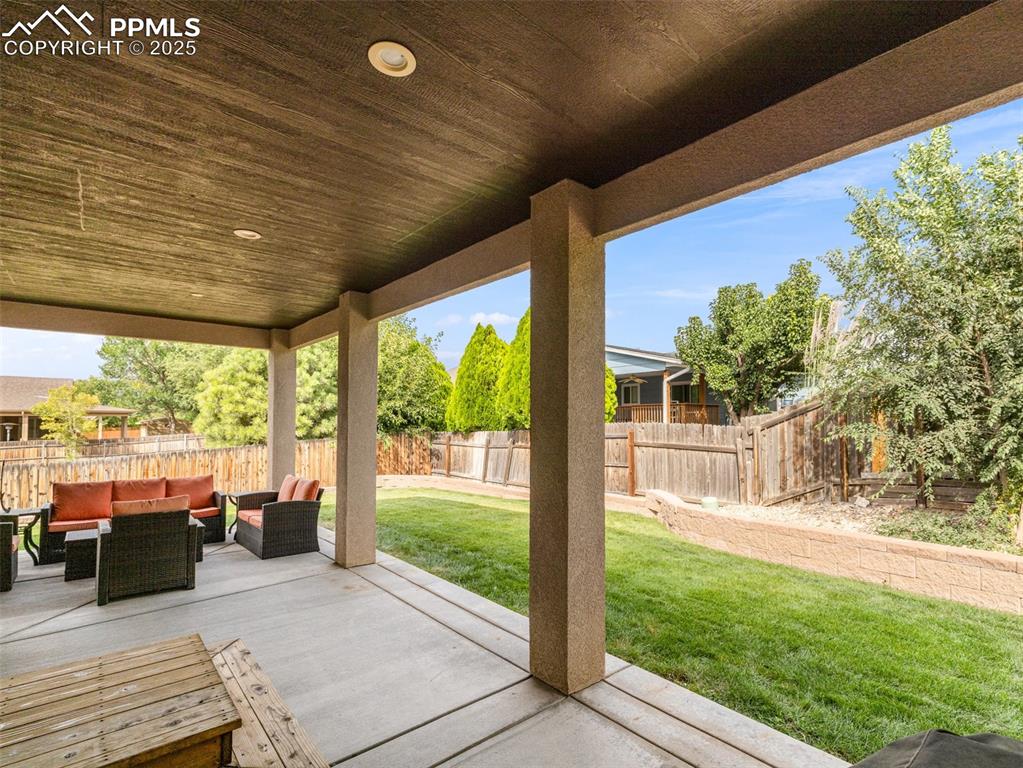 Image 35 of 44: Patio