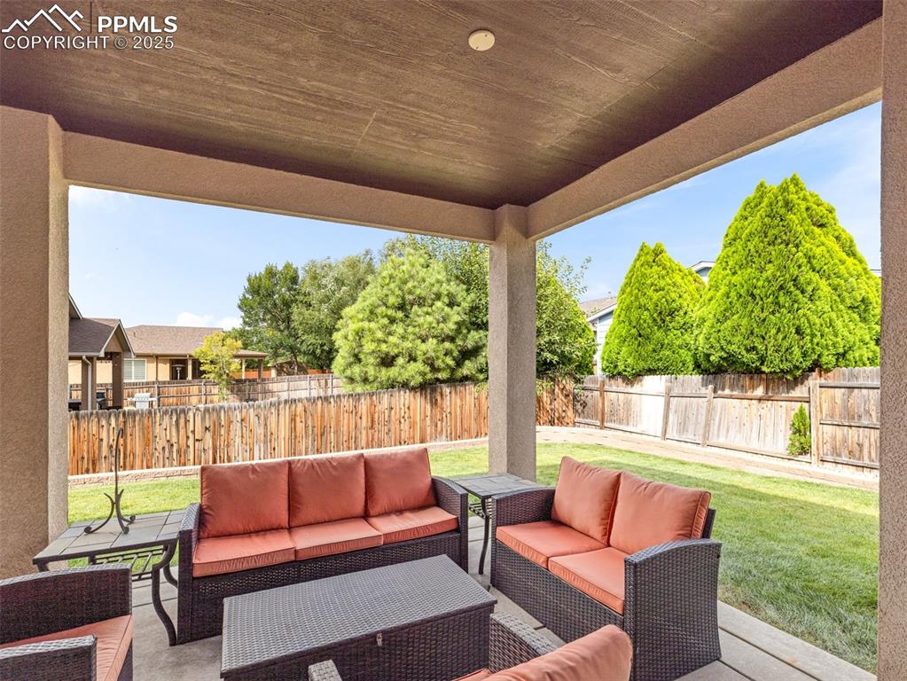 Image 36 of 44: Patio