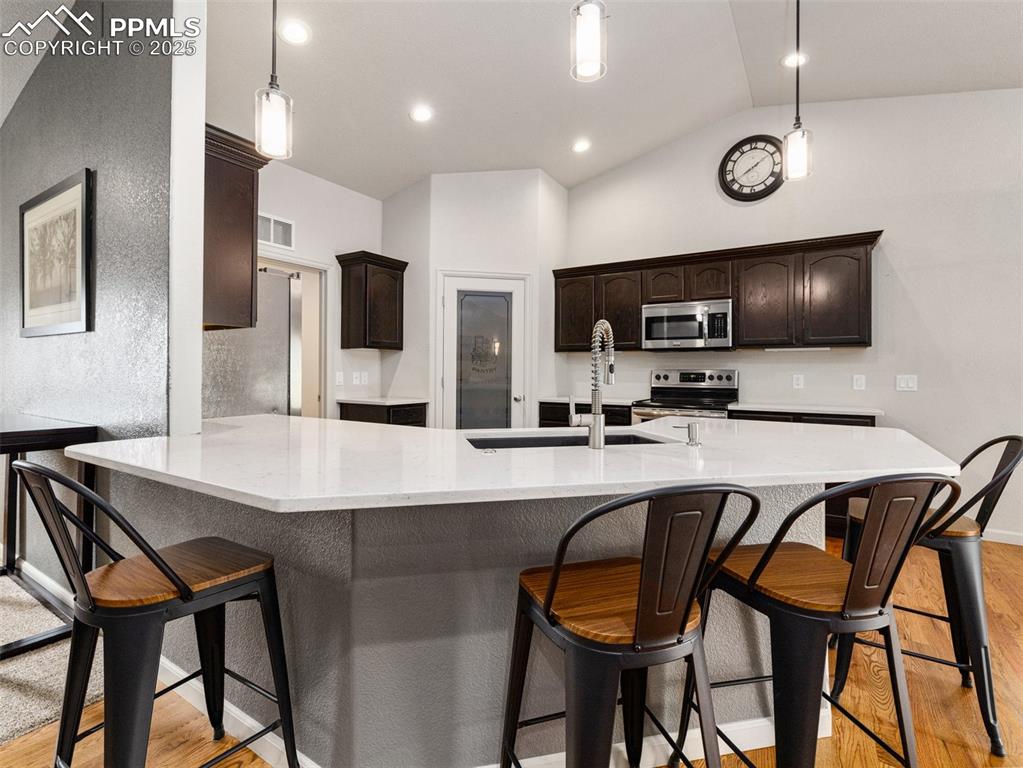 Image 7 of 44: Kitchen