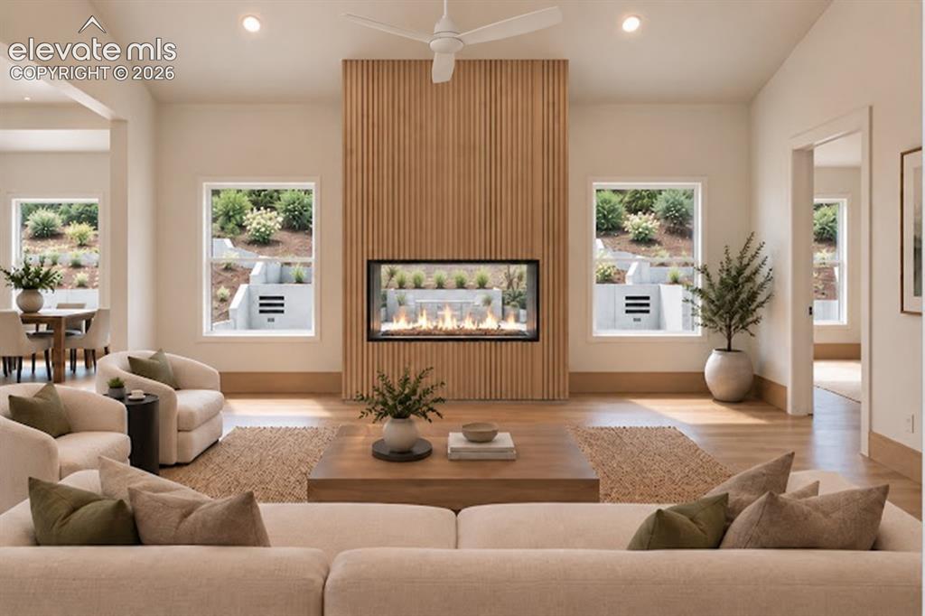 Image 5 of 11: Living Room