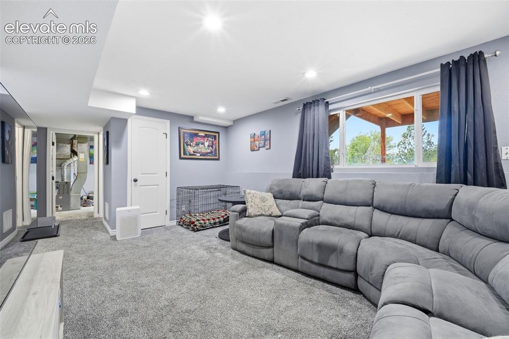 Image 20 of 46: Family Room