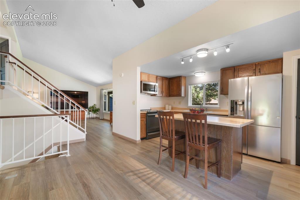 Image 9 of 50: Living Room