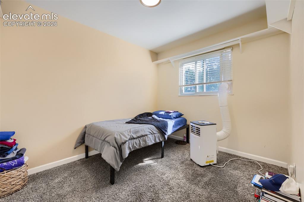 Image 18 of 28: Bedroom