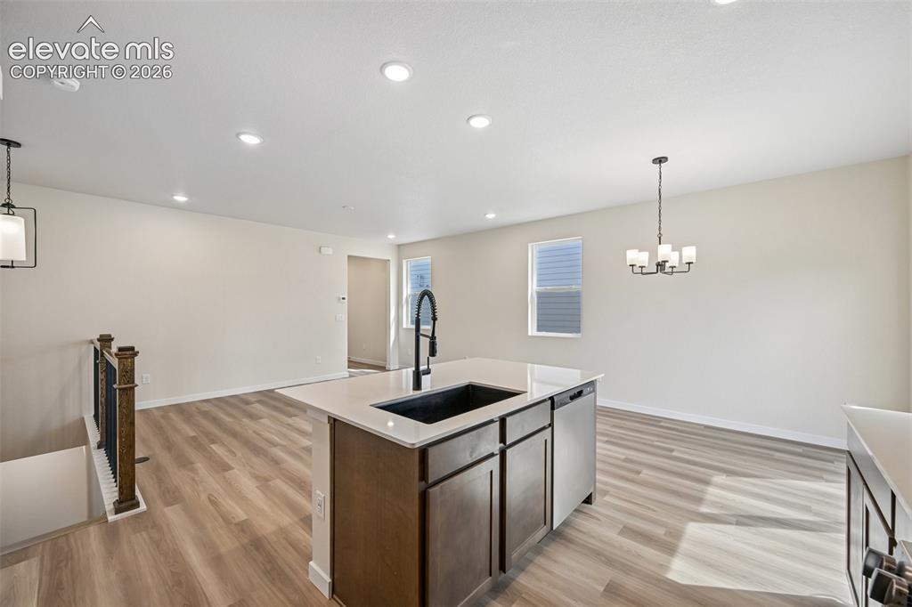 Image 19 of 49: Kitchen