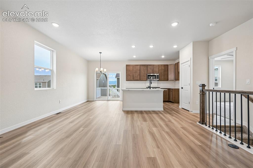 Image 7 of 49: Kitchen