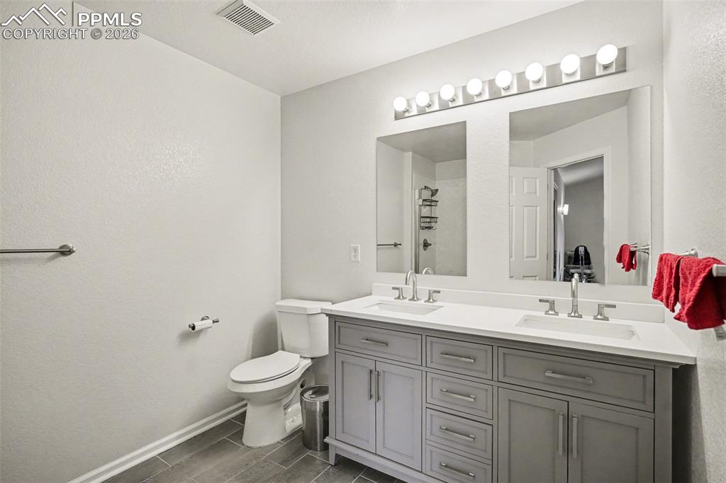 Image 18 of 38: Master Bathroom