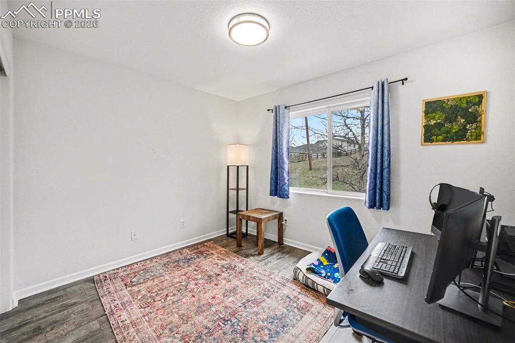 Image 21 of 38: Office