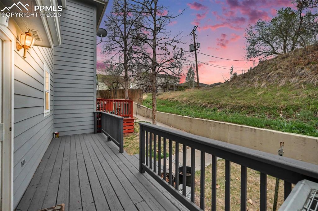 Image 26 of 38: Deck