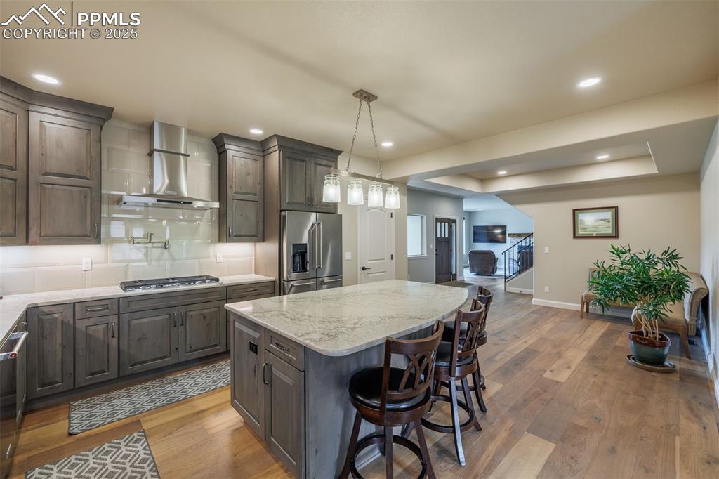 Image 14 of 50: Kitchen