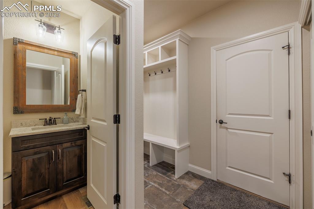 Image 18 of 50: Mud Room