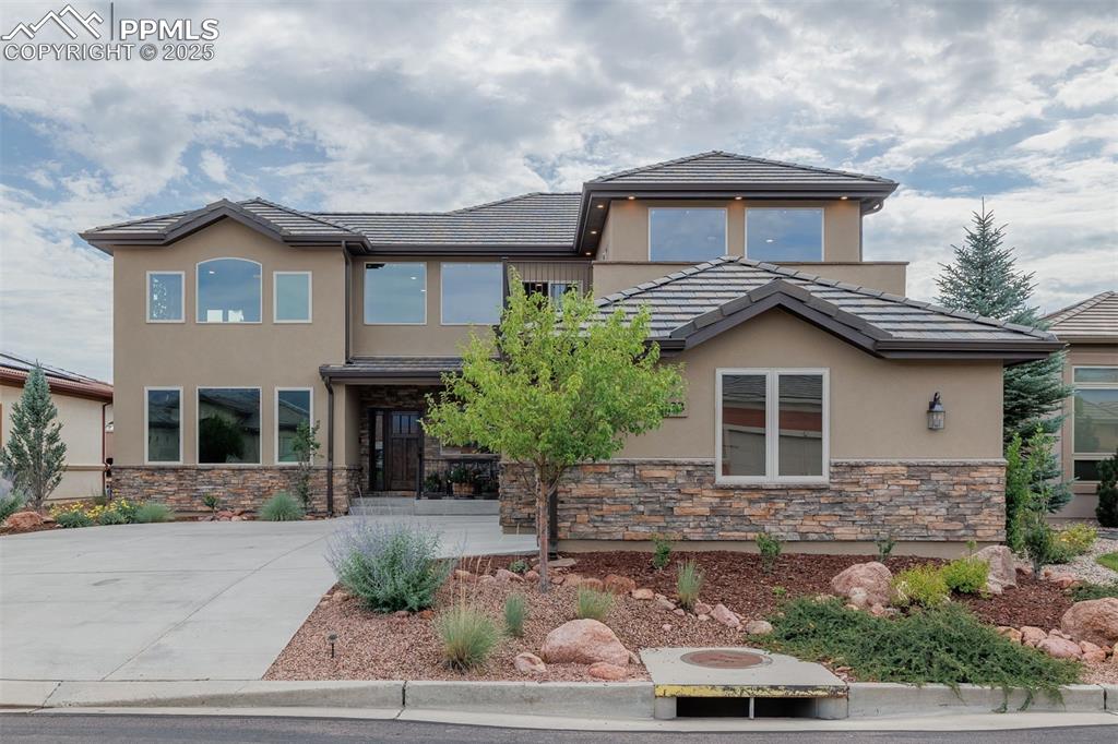 Image 3 of 50: Front of Structure