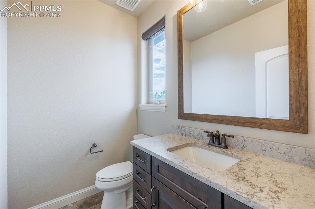 Image 41 of 50: Bathroom