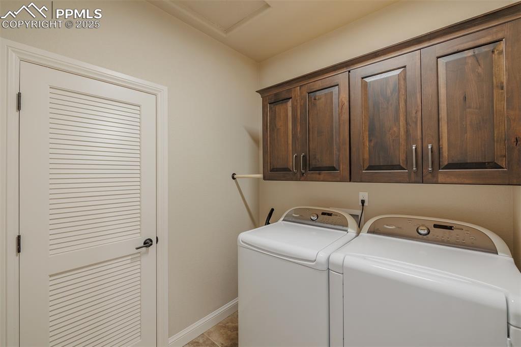 Image 42 of 50: Laundry