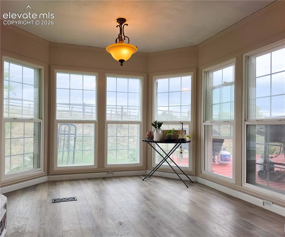 Image 10 of 15: Sun Room