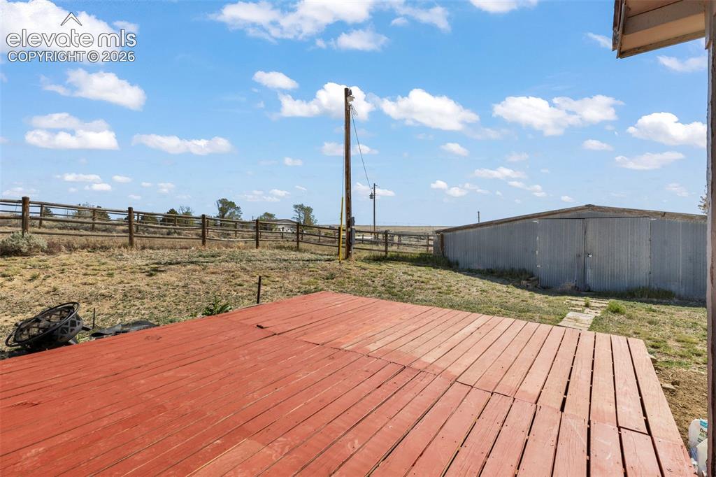 Image 6 of 15: Deck