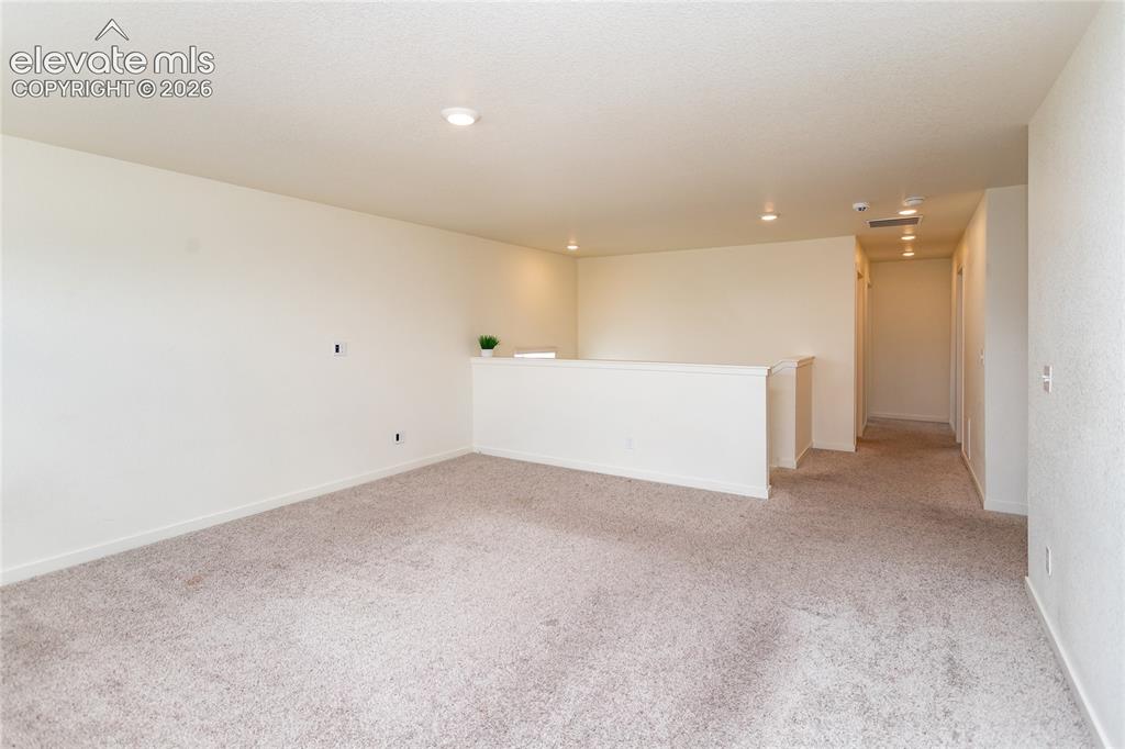 Image 20 of 48: Large loft offers multi use possibilities. 
