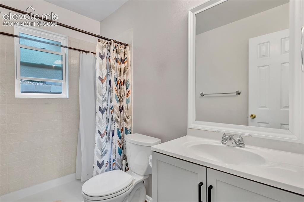 Image 21 of 28: This is the second bathroom. There is no bath tub in this bathroom but inst