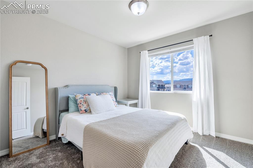 Image 20 of 35: Bedroom