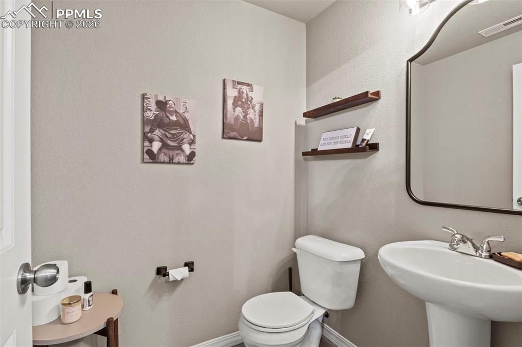 Image 7 of 35: Bathroom