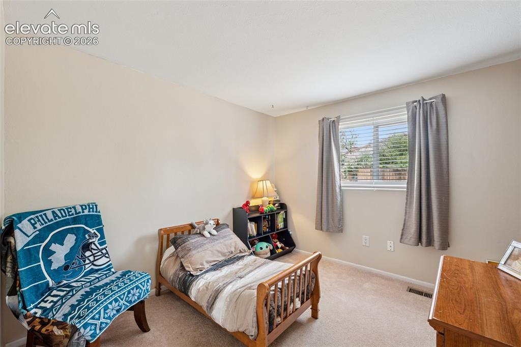 Image 17 of 30: Bedroom