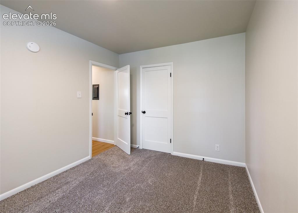 Image 14 of 28: Bedroom