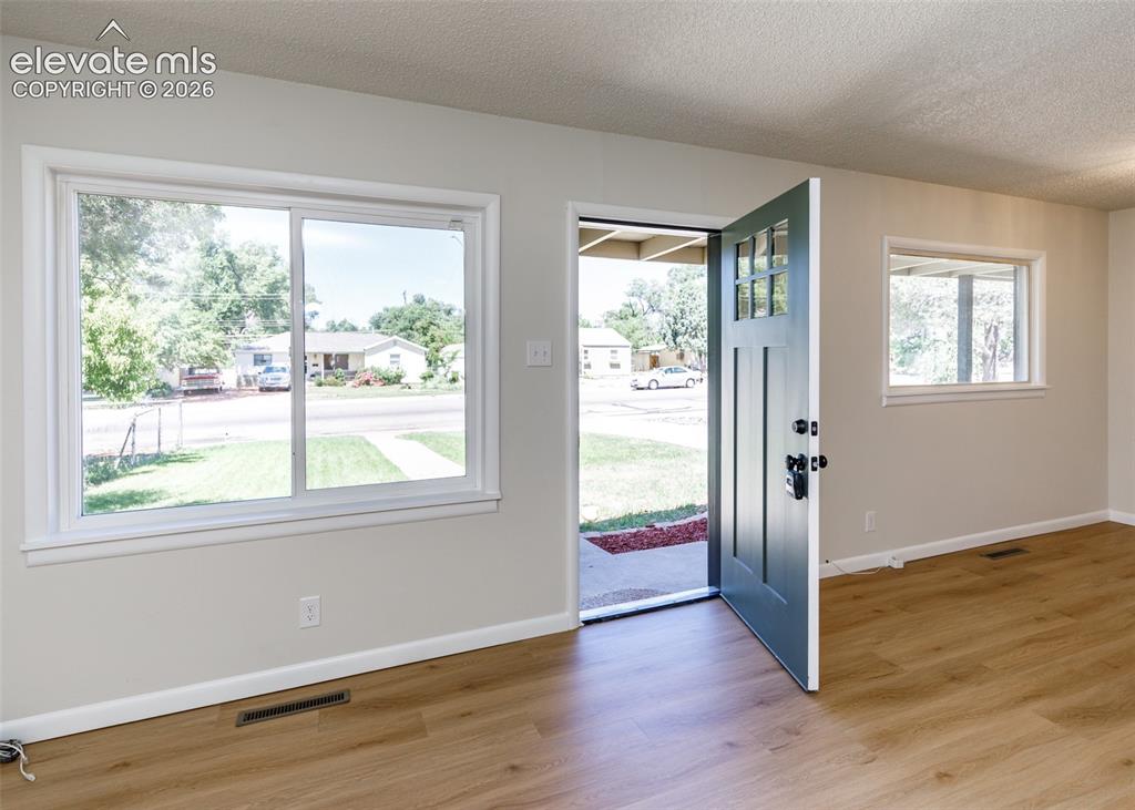 Image 6 of 28: Entry