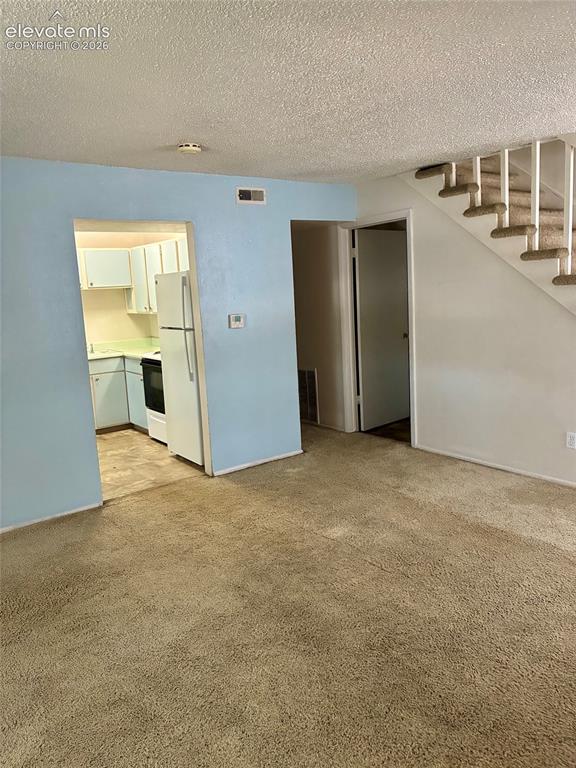 Image 10 of 32: Living Room