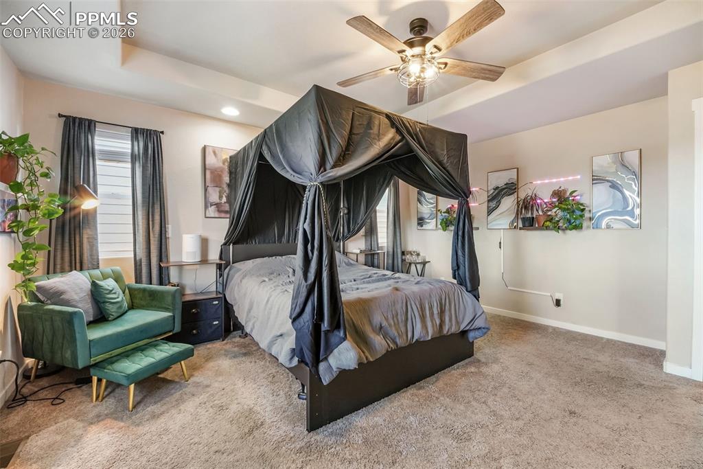 Image 18 of 44: Bedroom