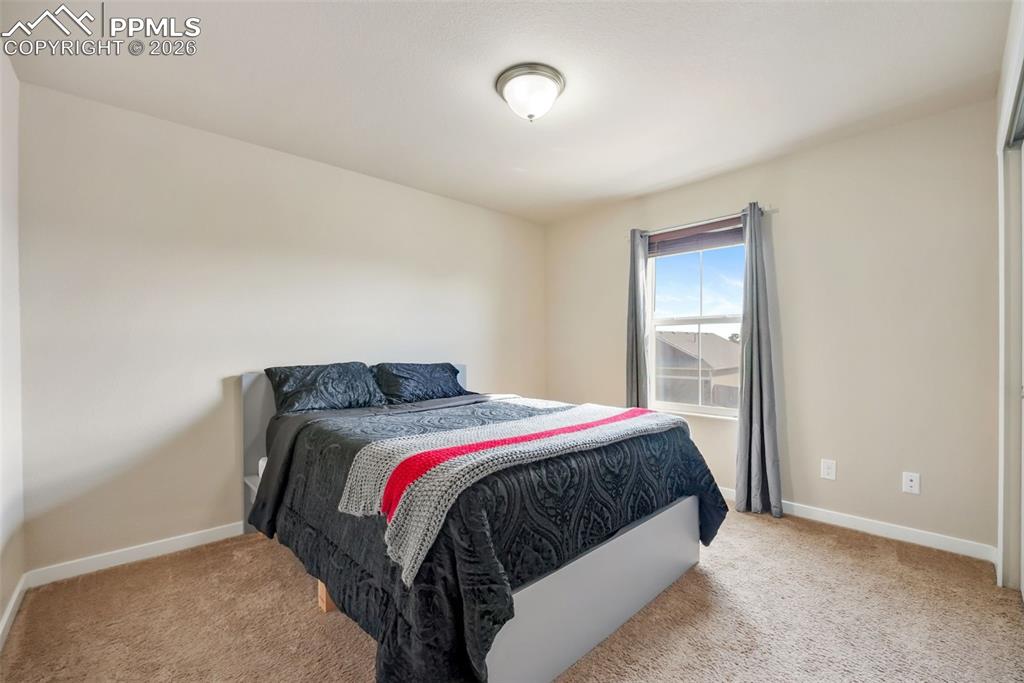 Image 22 of 44: Bedroom