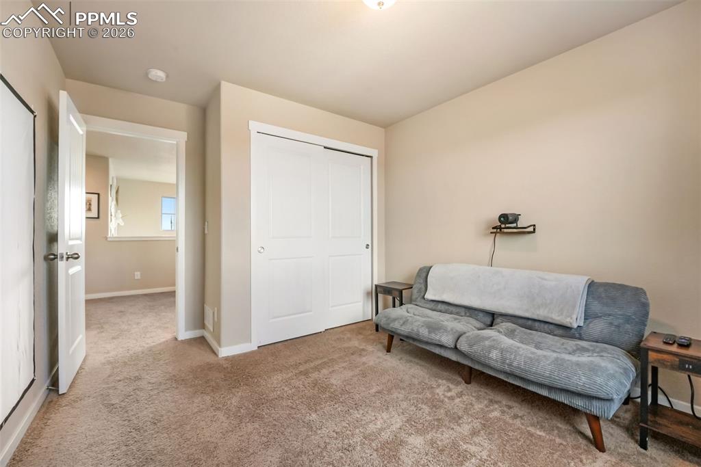 Image 28 of 44: Sitting Room