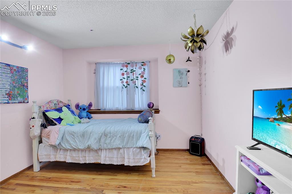 Image 13 of 41: Bedroom