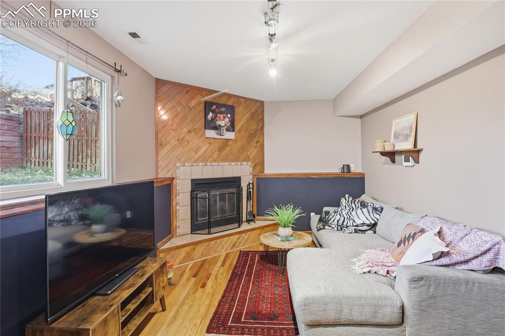 Image 24 of 41: Family Room