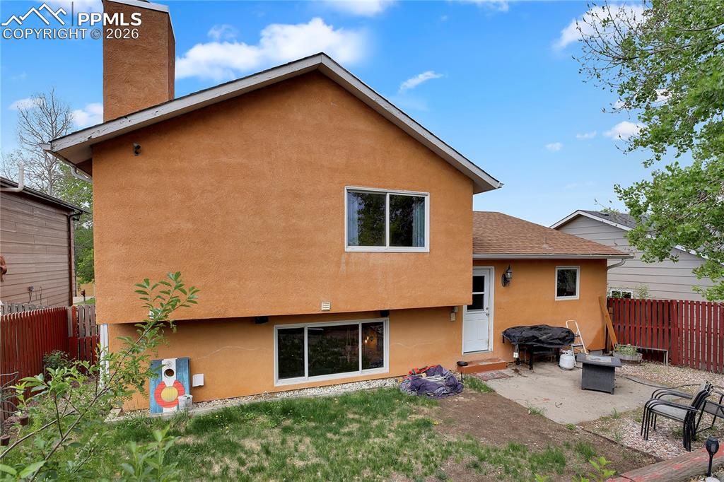 Image 34 of 41: Back of Structure